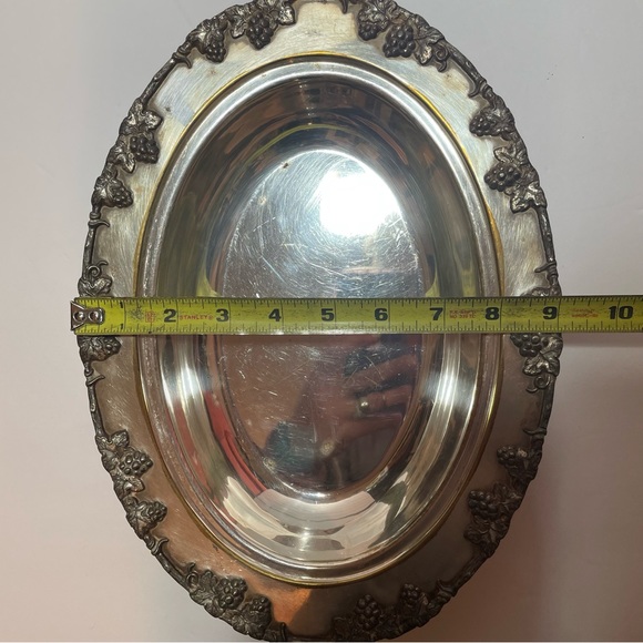 Vintage crescent silver plated oval bread serving dish ornate grape vine  9’x12’ - Picture 12 of 15